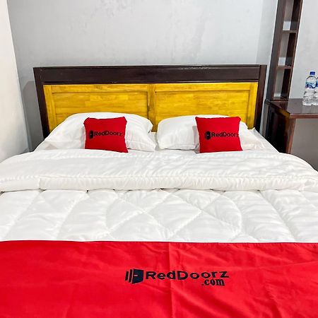 Reddoorz At Rose House Simpang Pemda Medan Selayan Hotel Sunggal Buitenkant foto