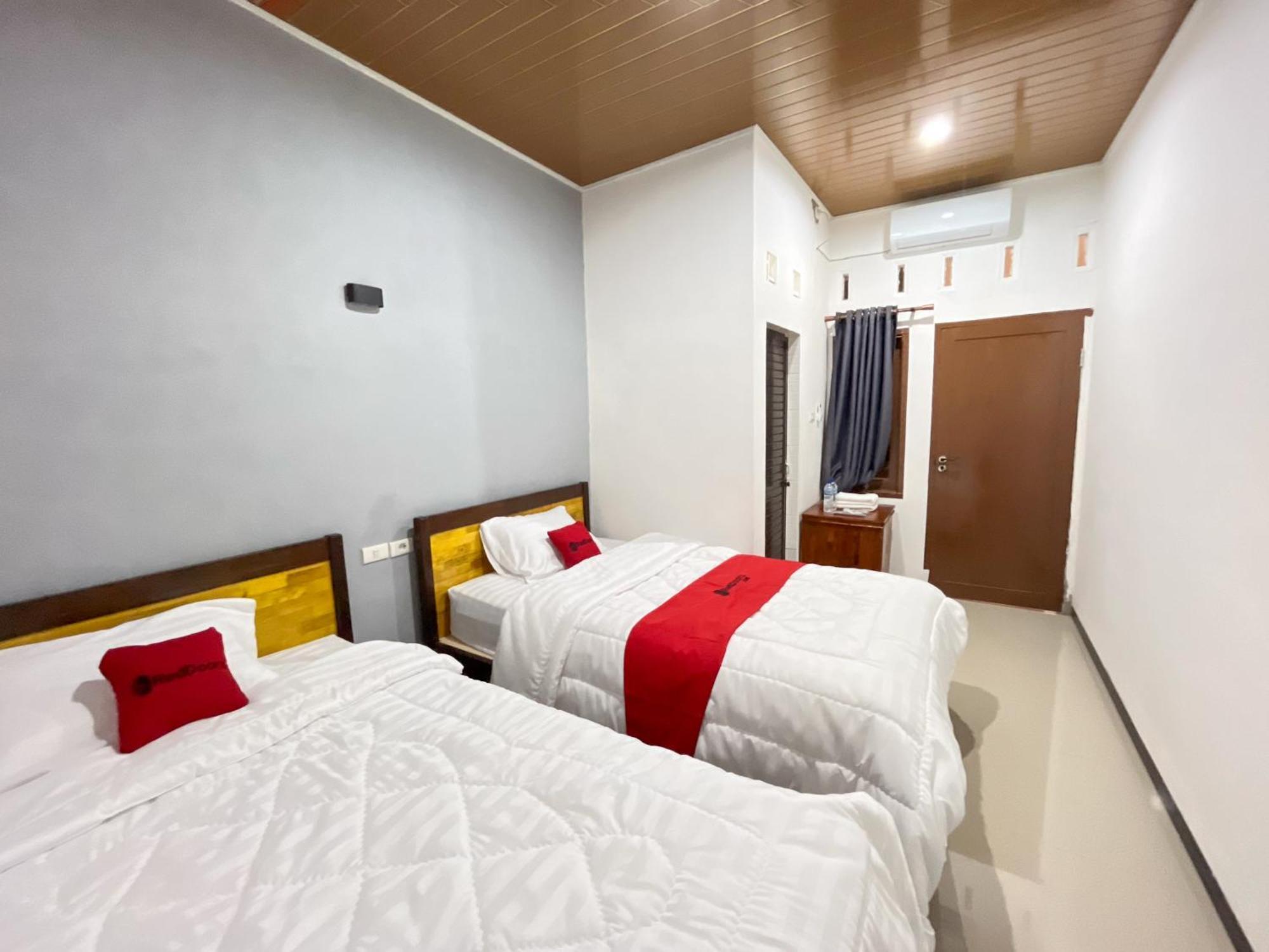 Reddoorz At Rose House Simpang Pemda Medan Selayan Hotel Sunggal Buitenkant foto