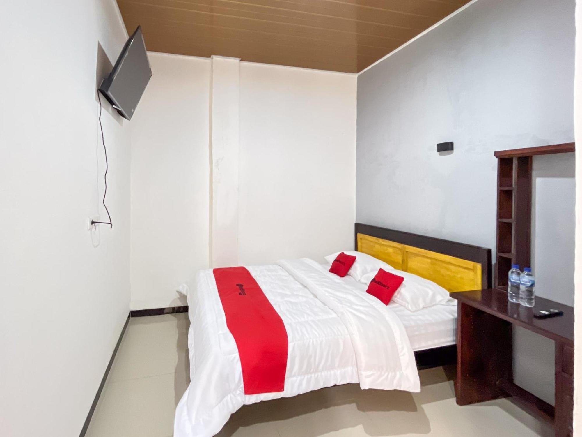 Reddoorz At Rose House Simpang Pemda Medan Selayan Hotel Sunggal Buitenkant foto